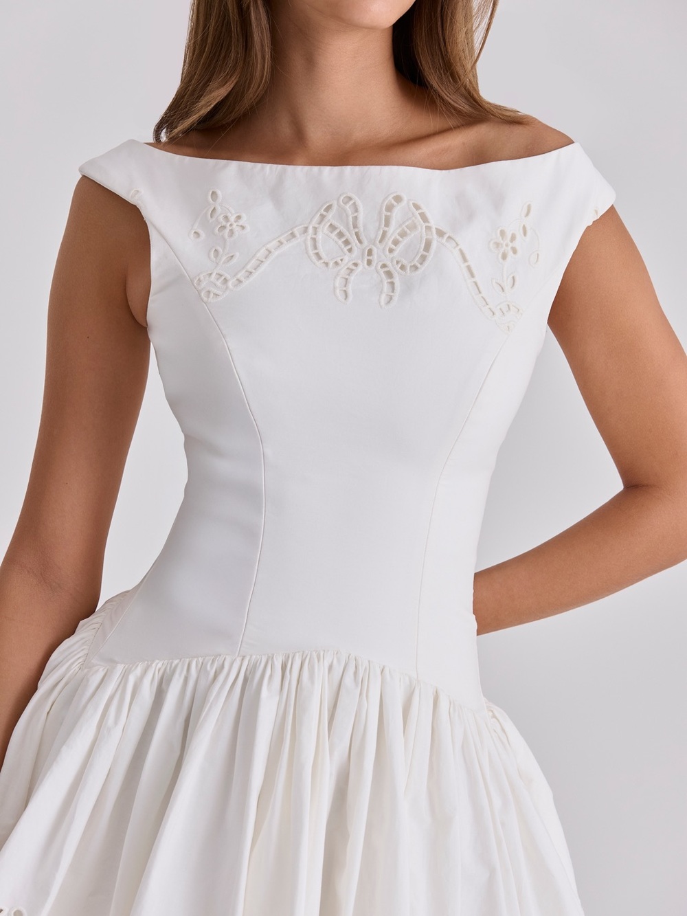 House of CB LAUREN White Cotton Broderie Anglaise Boat Neck Mini Dress NWOT sz L - Picture 12 of 15